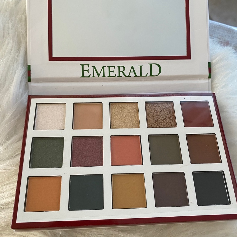 Emerald by beauty creations eyeshadow palette